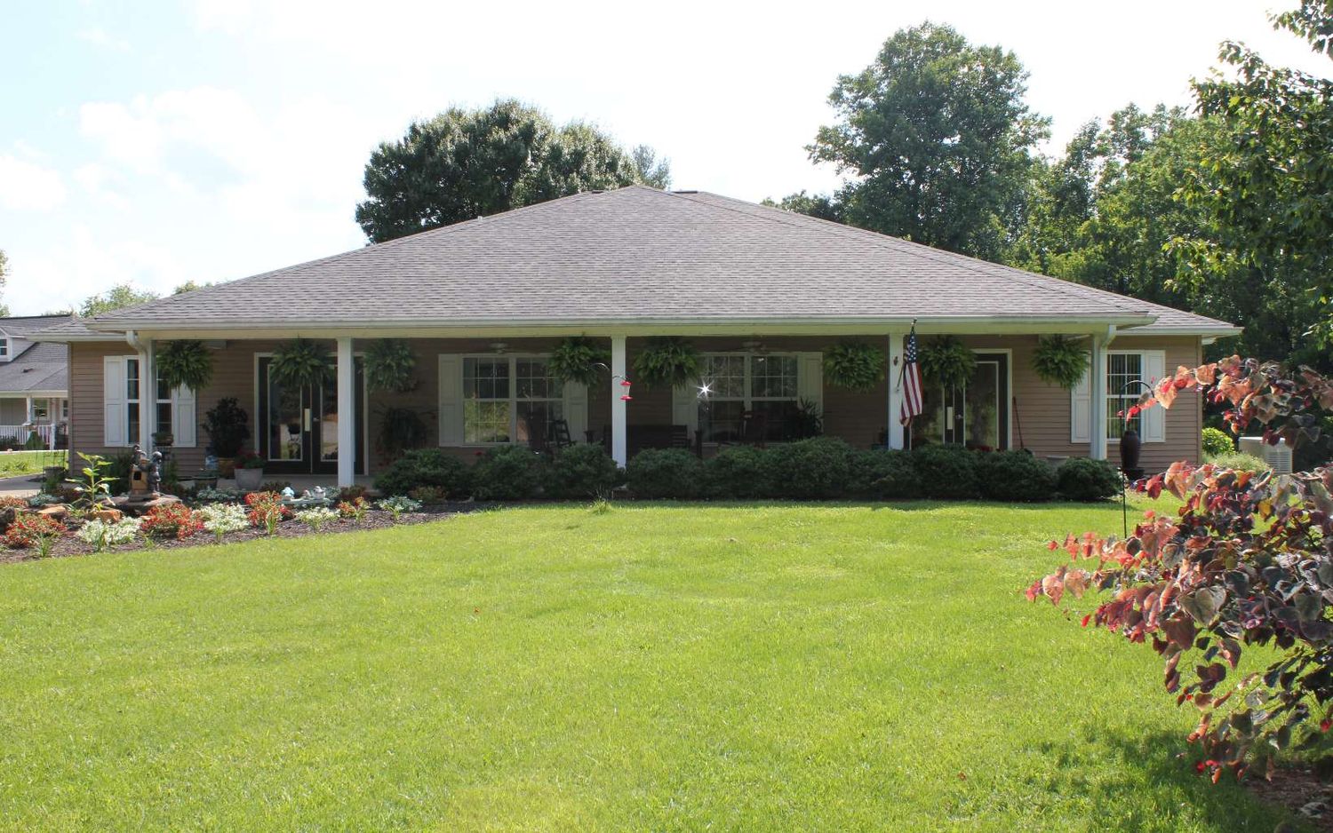 56 W Vineyard Ln, Hayesville, NC 28904